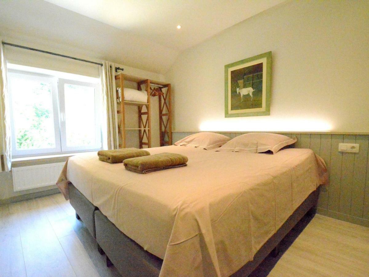 Large Townhouse With Pool Table Villa Bouillon Exterior foto